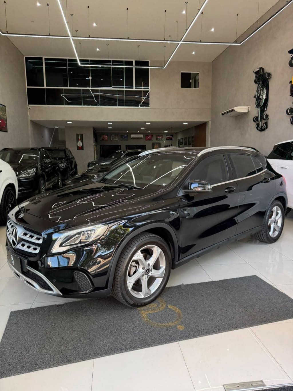 Mercedes-Benz GLA 200 — foto 1