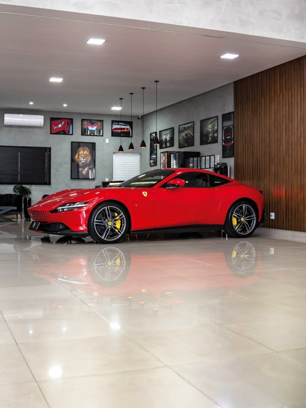Ferrari Roma — foto 1